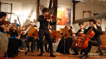 In der Langendorfer Remise gaben die jungen Musiker der Deutschen Streicherphilharmonie und der 18-jährige Geiger Jeremias Pestalozzi ihre Visitenkarte ab.