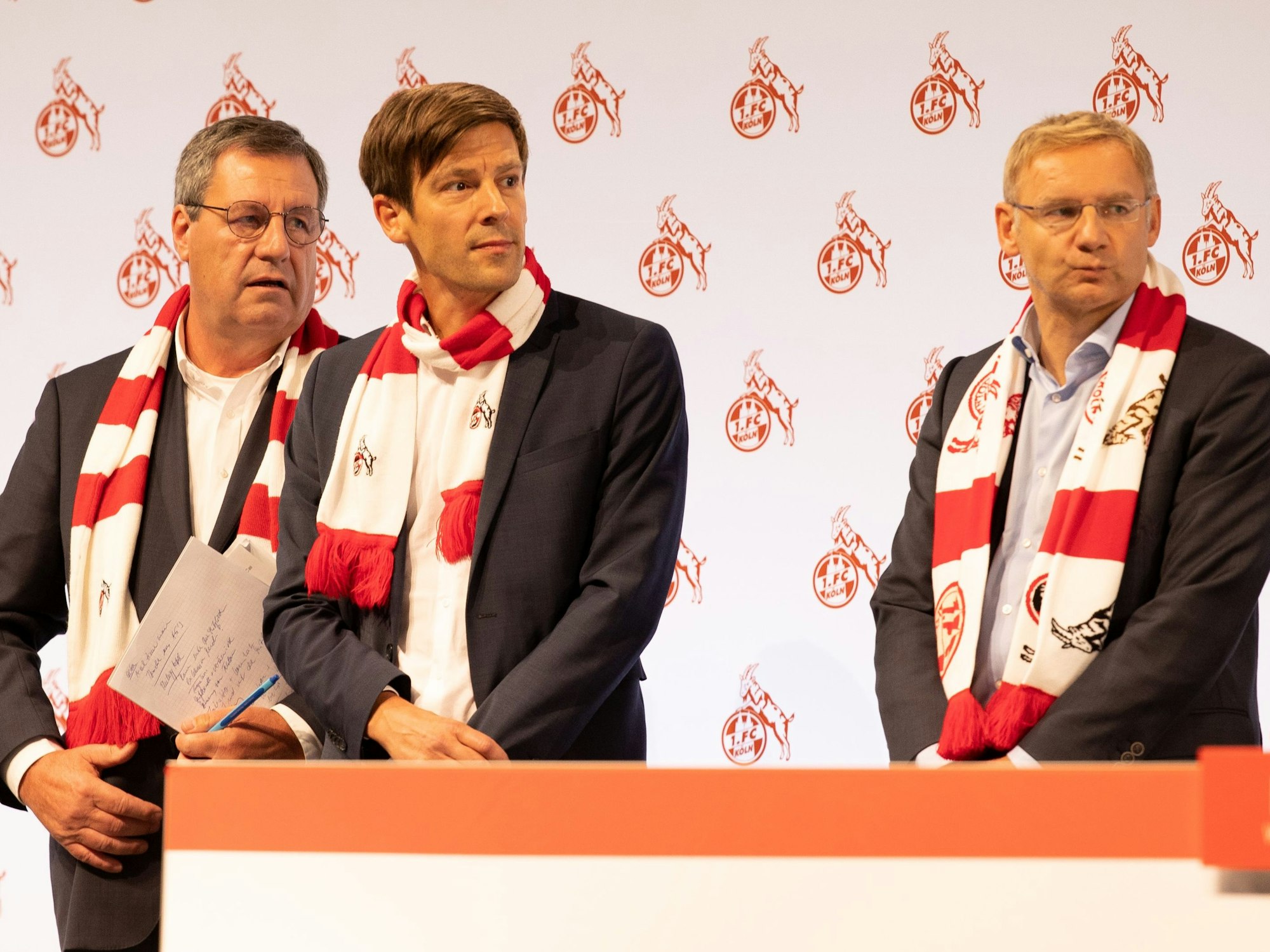 Dr. Werner Wolf, Eckhard Sauren (Vorstand), Dr. Carsten Wettich bei Mitgliederversammlung des 1. FC Köln