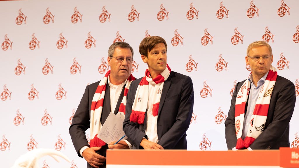 Dr. Werner Wolf, Eckhard Sauren (Vorstand), Dr. Carsten Wettich bei&nbsp; Mitgliederversammlung des 1. FC Köln