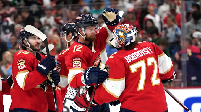 Die Spieler der Florida Panthers jubeln über den nächsten Sieg in den NHL-Playoffs.
