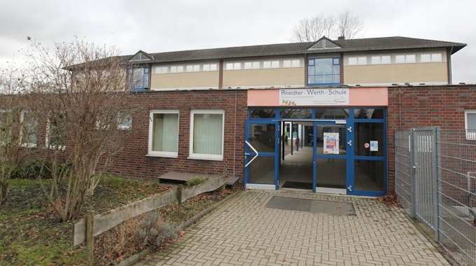 Es ist die Rheidter-Werth-Schule in Niederkassel Rheidt zu sehen.&nbsp;
