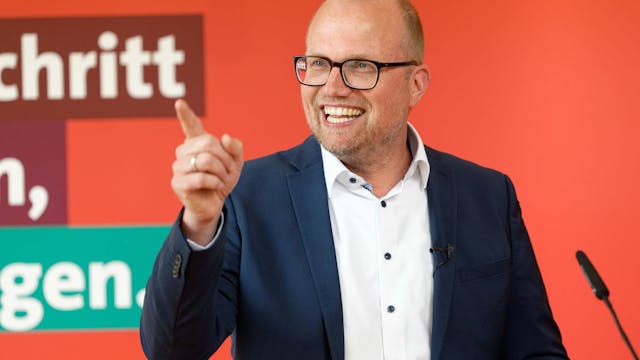 Jochen Ott, neuer Fraktionsvorsitzender der Nordrhein-Westfälischen SPD, spricht nach seiner Wahl bei einer Pressekonferenz.&nbsp;