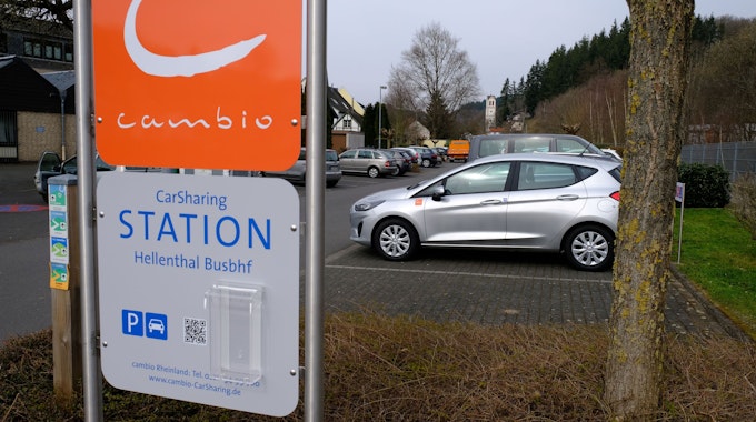 Eine Carsharing-Station des Dienstleisters Cambio Rheinland ist auch in Hellenthal.