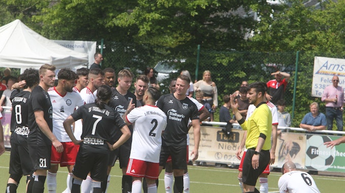Spitzenspiel zwischen 1. FC Niederkassel II und den SF Troisdorf 05