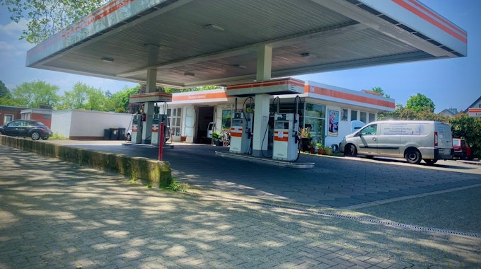 Die freie Tankstelle an der Rochusstraße in Köln-Ossendorf.