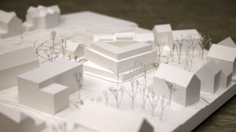 Mit einem Modell hatte die Stadtverwaltung die Dimensionen des Neubauentwurfs veranschaulicht.