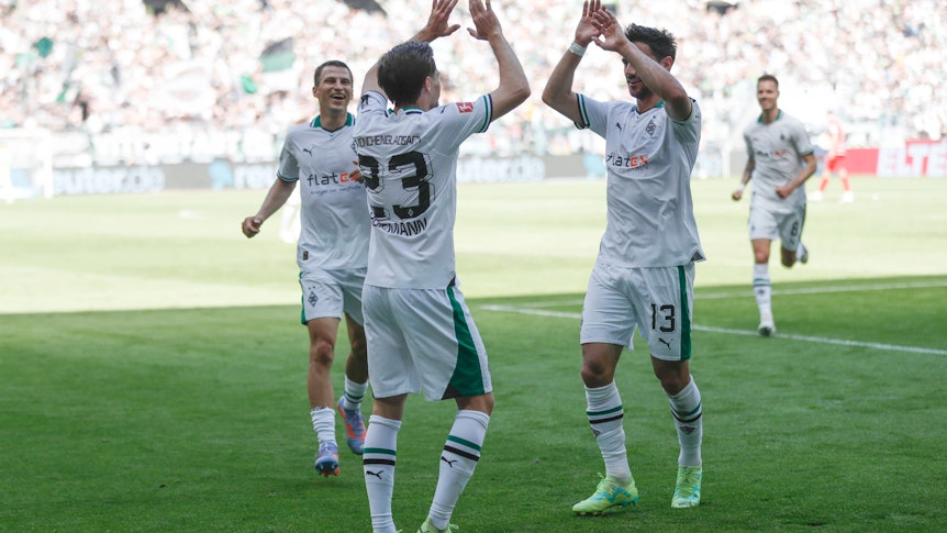 Borussia Mönchengladbach hat das Bundesliga-Spiel des 34. Spieltags gegen den FC Augsburg am Samstag (27. Mai 2023) mit 2:0 für sich entschieden.