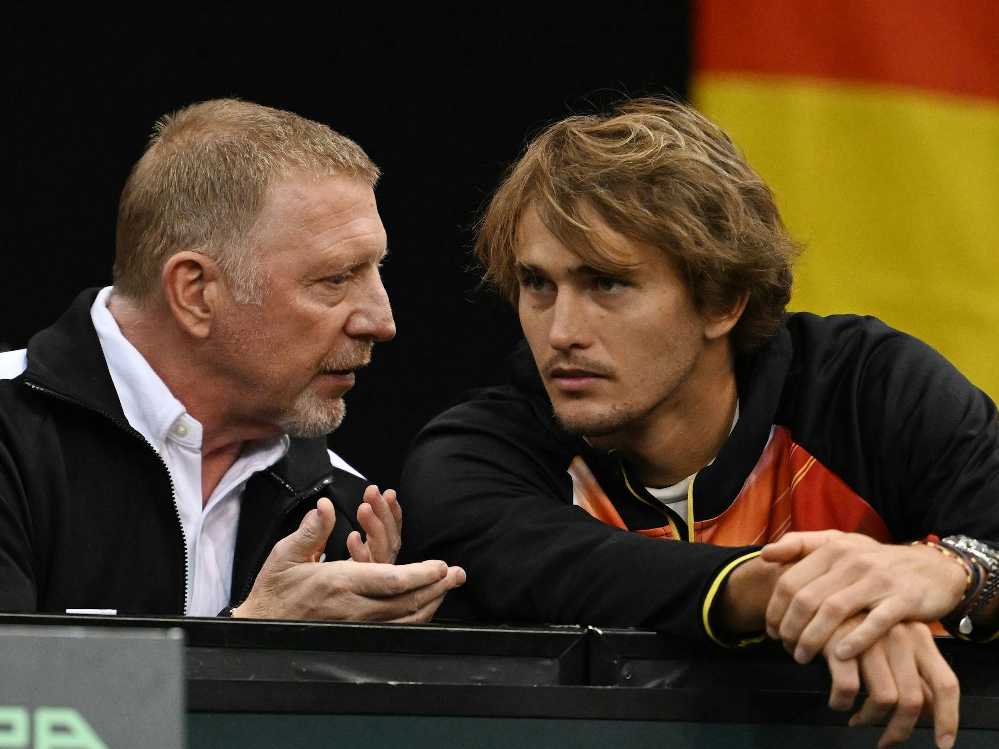 Boris Becker und Alexander Zverev im Gespräch.