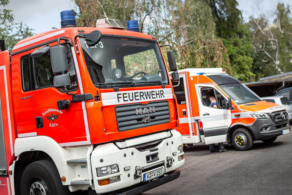 Frontal-mit-Gegenverkehr-kollidiert-Autofahrer-f-llt-in-Sekundenschlaf-und-baut-in-Morsbach-Unfall