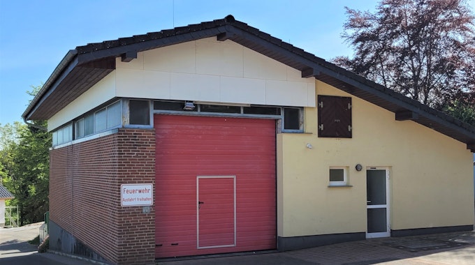 Das Bild zeigt das alte Feuerwehrgerätehaus in Bronsfeld.