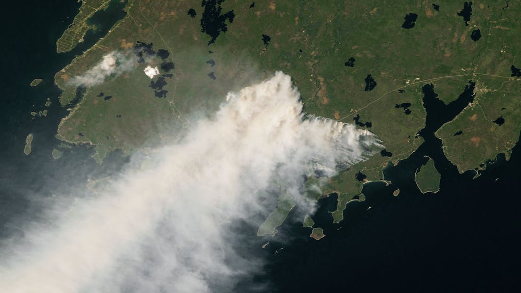Das von der NASA zur Verfügung gestellte Foto ISS069-E-15007, aufgenommen am 29. Mai 2023, zeigt das verheerende Feuer in Nova Scotia.