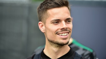 Julian Weigl von Borussia Mönchengladbach, hier am 24. Mai 2023 gut gelaunt auf dem Trainingsplatz im Borussia-Park.