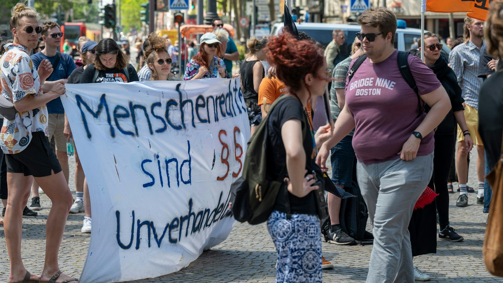 03.06.2023, Köln: NRW-weite Demonstration unter dem Motto Hände weg vom Asylrecht, keine Kompromisse mit der Festung Europa! Foto: Uwe Weiser
