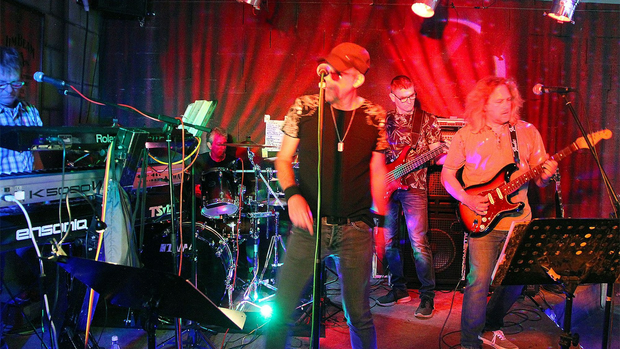 Vollgas-Rock: Die Band Kharma trat nach zwölfjähriger Pause zum 30-jährigen Bestehen wieder im Lenz in Gemünd-Mauel auf.
