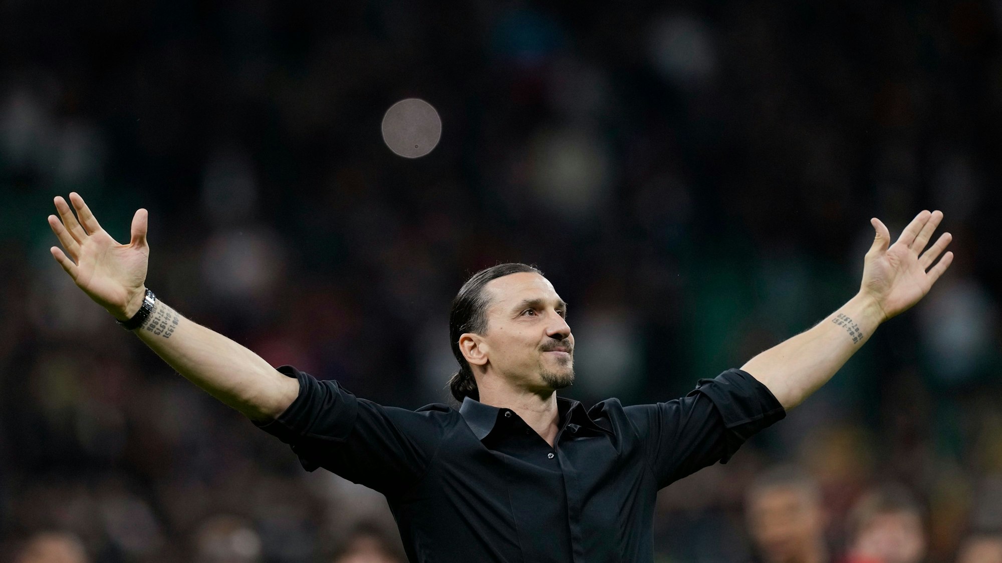 Zlatan Ibrahimovic vom AC Mailand reagiert nach seinem letzten Spiel für den Verein.