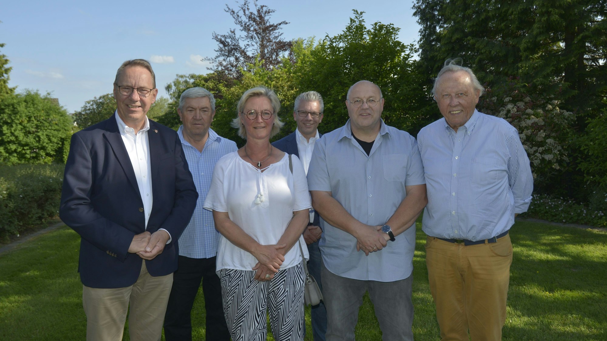 Gruppenfoto bei der Bekanntgabe der neuen Preisträger (v.l.): Jochen Hagt, Hans Schmitz, Gudrun Schmitz, Sven Engelmann, Christoph Klein und Werner Sülzer.