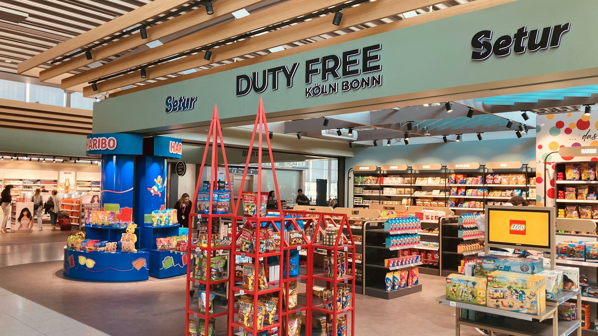 In Terminal 1 des Flughafens Köln/Bonn gibt es wieder einen Duty-Free-Shop.