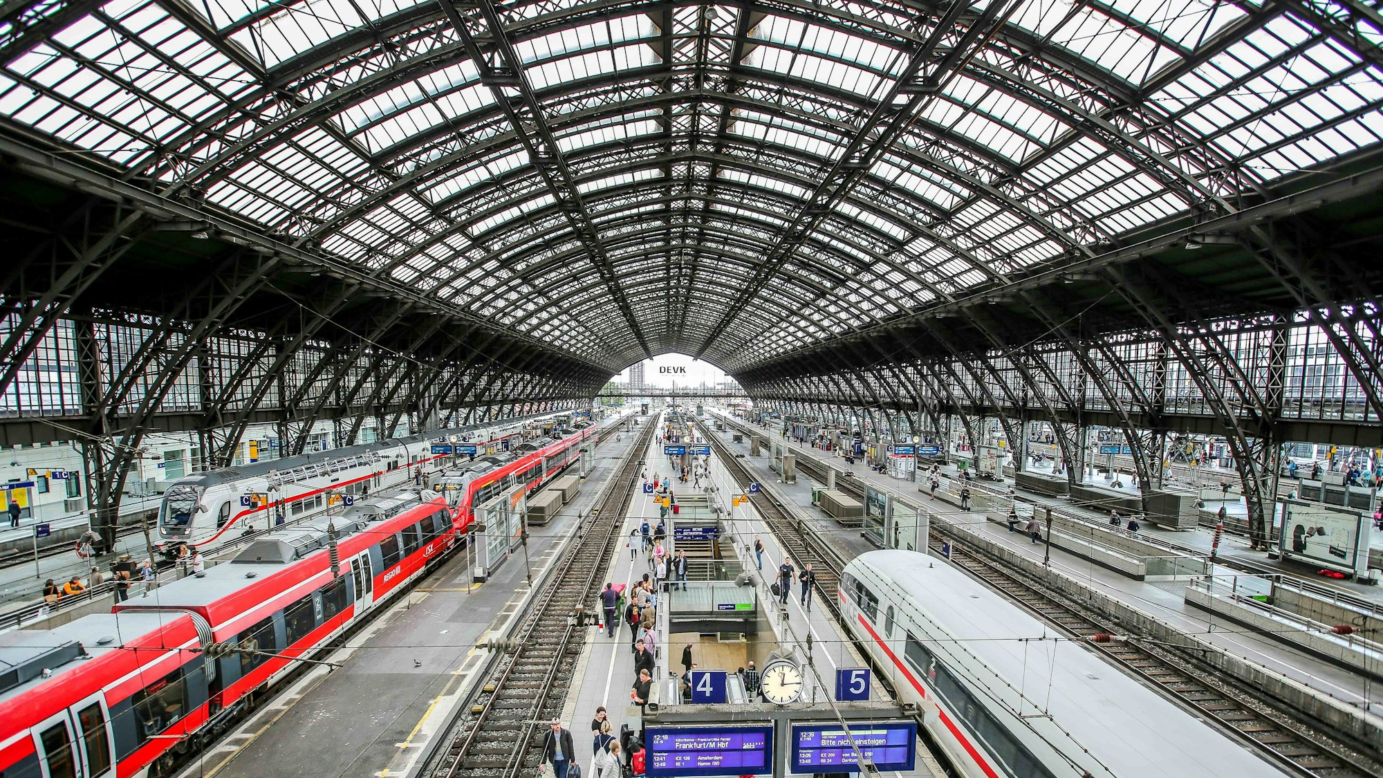 Fern- und Regionalzüge werden den Kölner Hauptbahnhof am 17. Juni tagsüber wegen Bauarbeiten nicht anfahren.