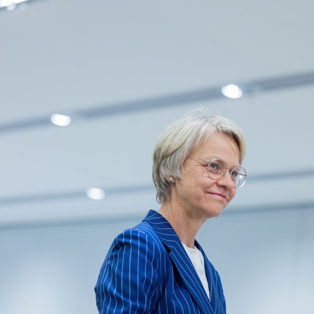 Schulministerin Dorothee Feller (CDU) hat Pläne für die Stärkung von Schulen in NRW vorgestellt.