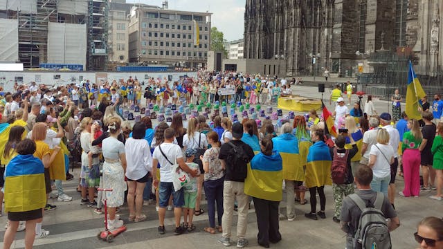 10.6.2023:Kundgebung des Blau-Gelben Kreuzes vor dem Kölner Dom