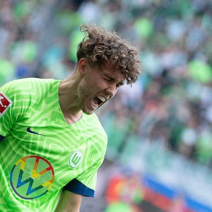 Wolfsburgs Luca Waldschmidt jubelt nach seinem Tor zum 2:0. Zur neuen Saison könnte der 27-Jährige zum 1. FC Köln wechseln.