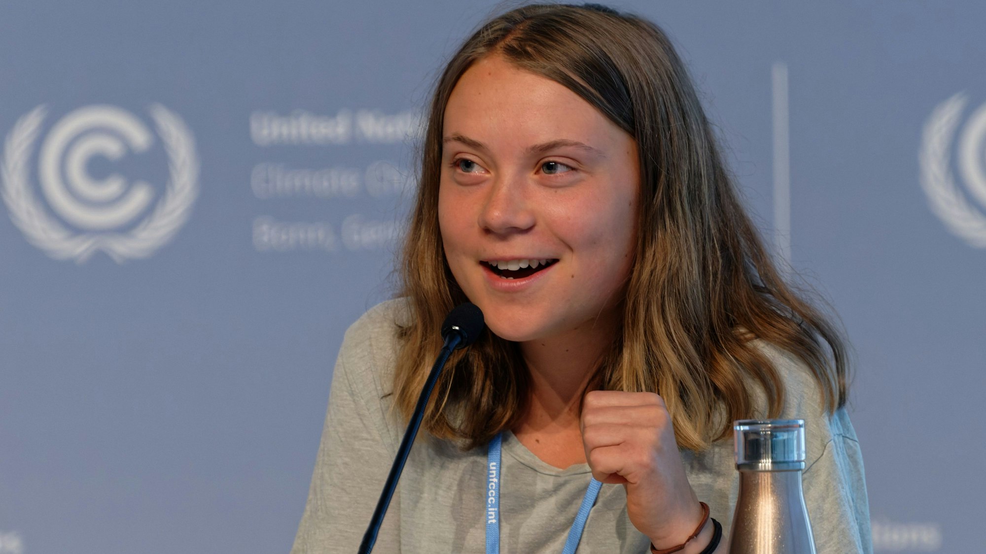 Greta Thunberg, Klima-Aktivistin aus Schweden, spricht auf einer Pressekonferenz anlässlich der UN-Klimaverhandlungen in Bonn.