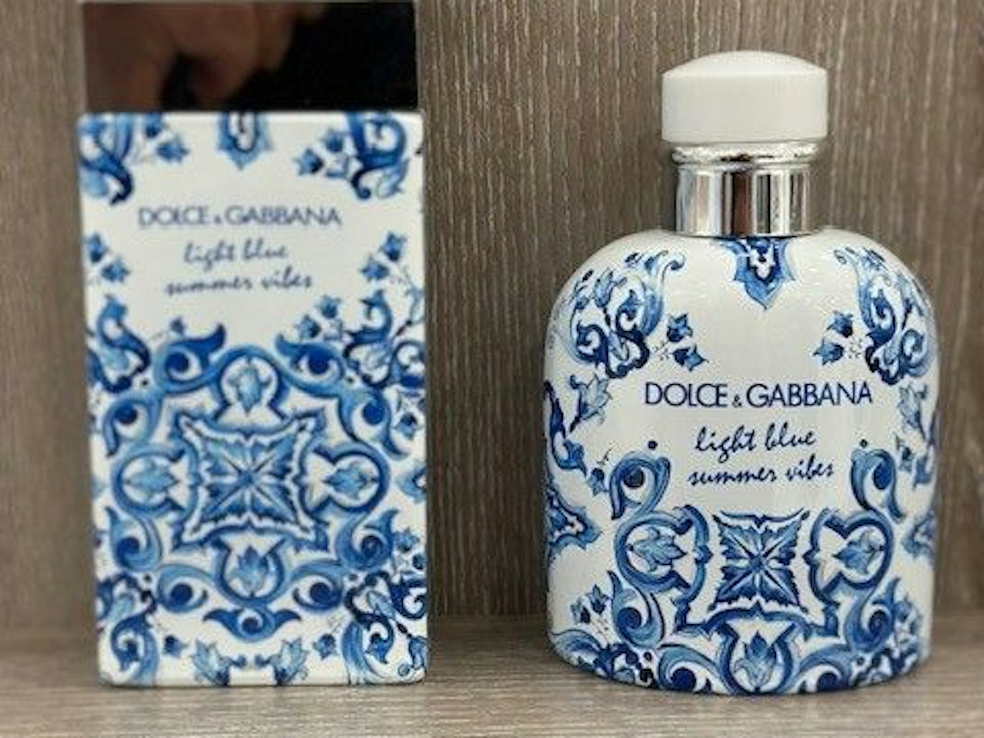 Parfüm Dolce & Gabbana Light Blue Summer Vibes.