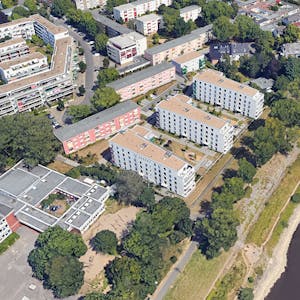 Auch einige Wohnungen in Rheinnähe in Stammheim sind von den deutlichen Erhöhungen betroffen.