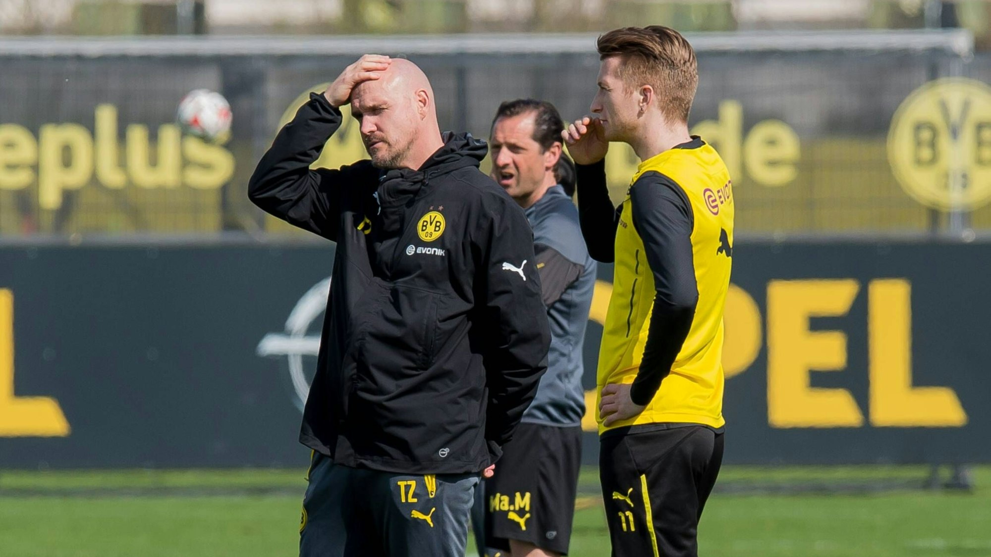 Thomas Zetzmann und Marco Reus beim BVB-Training.