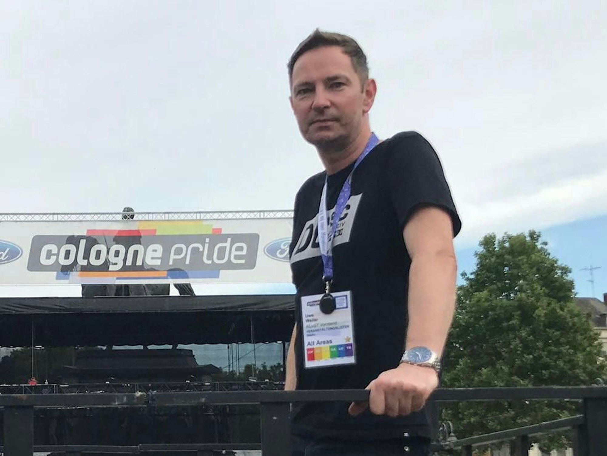 CSD-Geschäftsführer Uwe Weiler beim ColognePride Straßenfest.