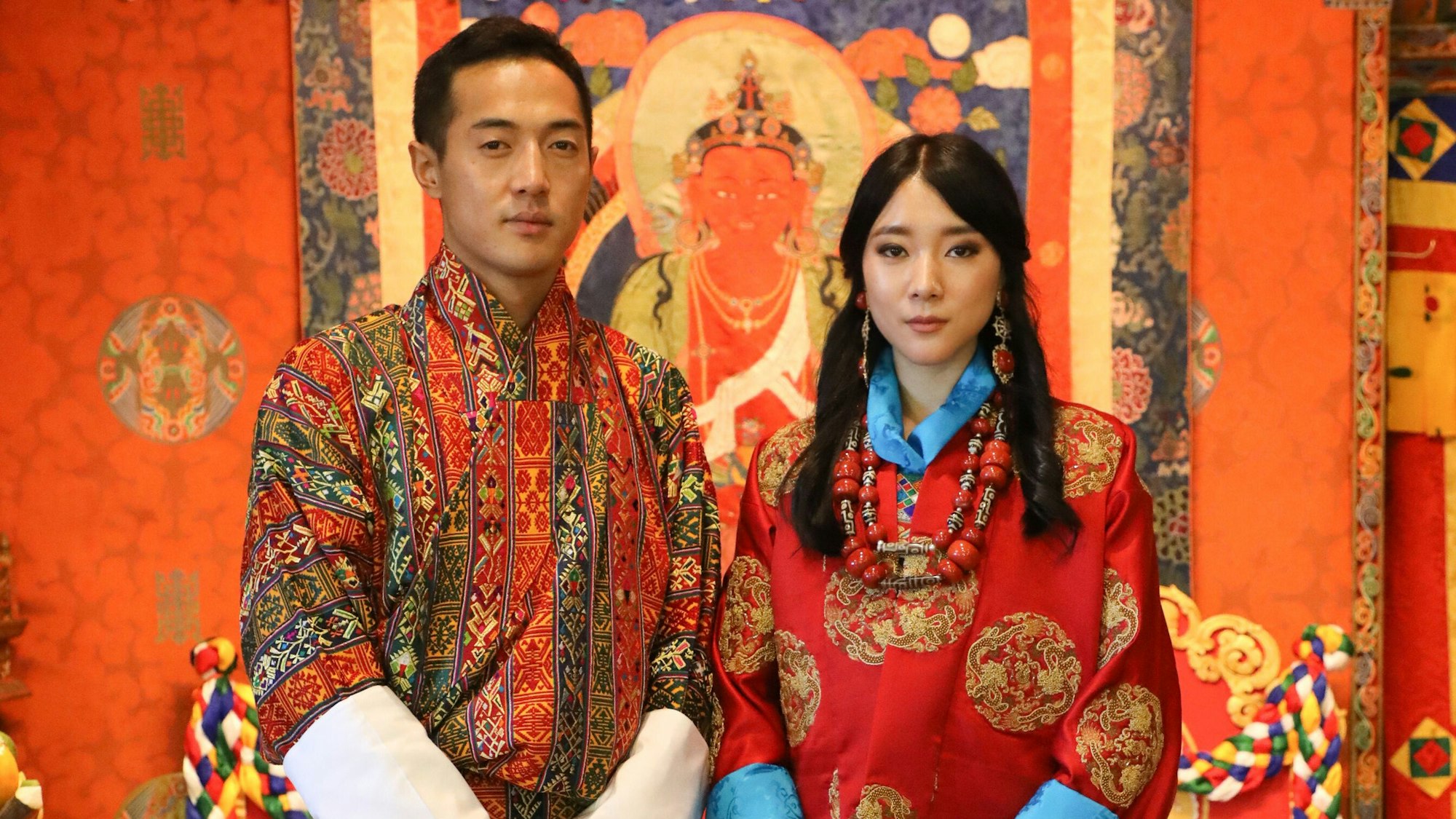 Das Hochzeitsfoto von Prinzessin Eeuphelma Choden Wangchuck und ihr Ehemann Dasho Thinlay Norbu.
