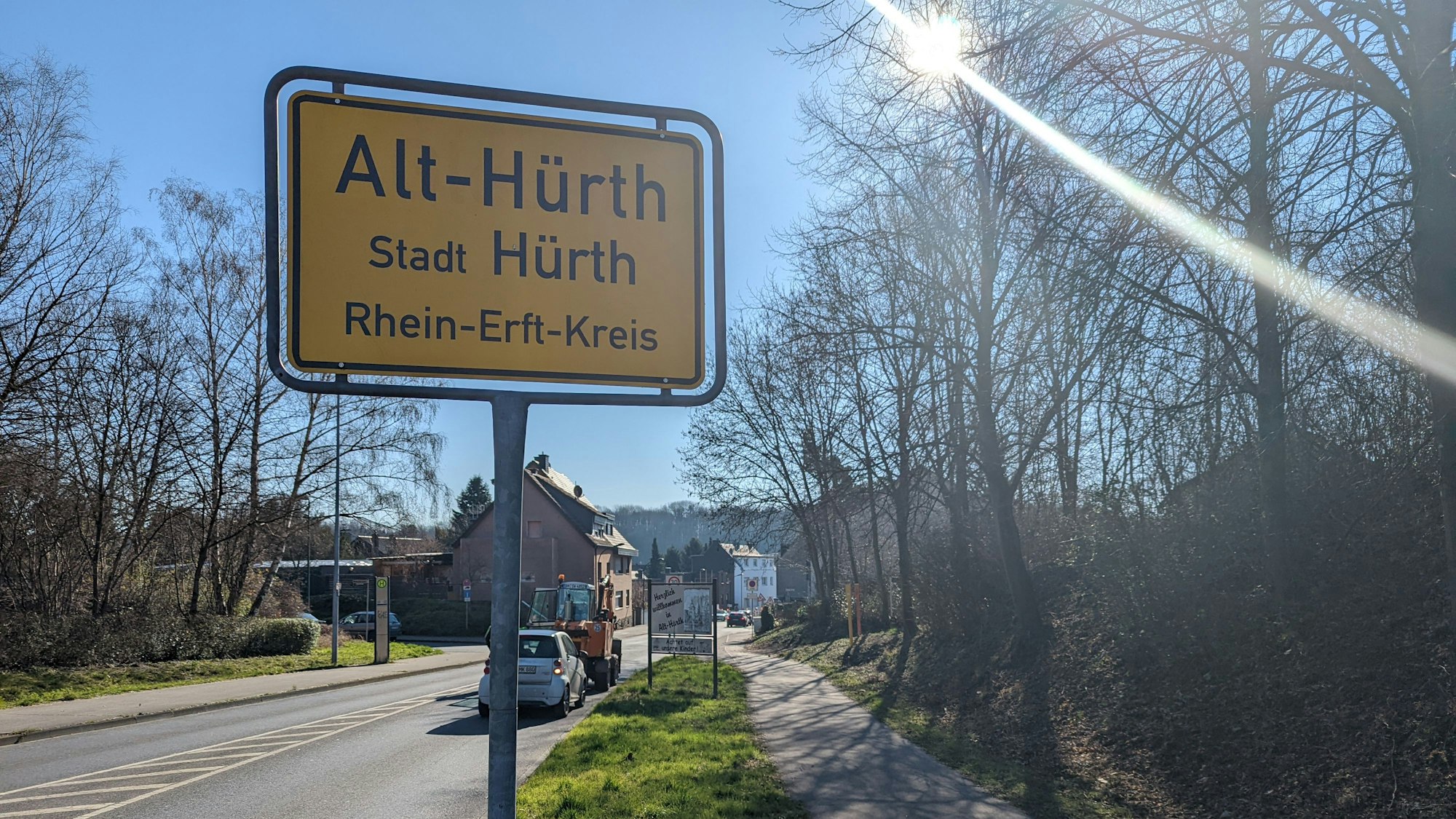 Das Foto zeigt das Ortseingangsschild nach Alt-Hürth. Dort soll sich ein Teil des schrecklichen Verbrechens abgespielt haben.