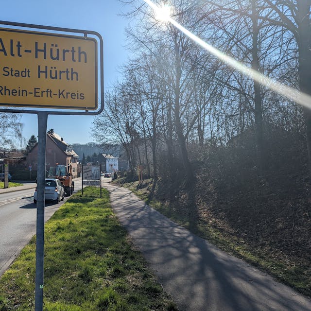 Das Foto zeigt das Ortseingangsschild nach Alt-Hürth. Dort soll sich ein Teil des schrecklichen Verbrechens abgespielt haben.
