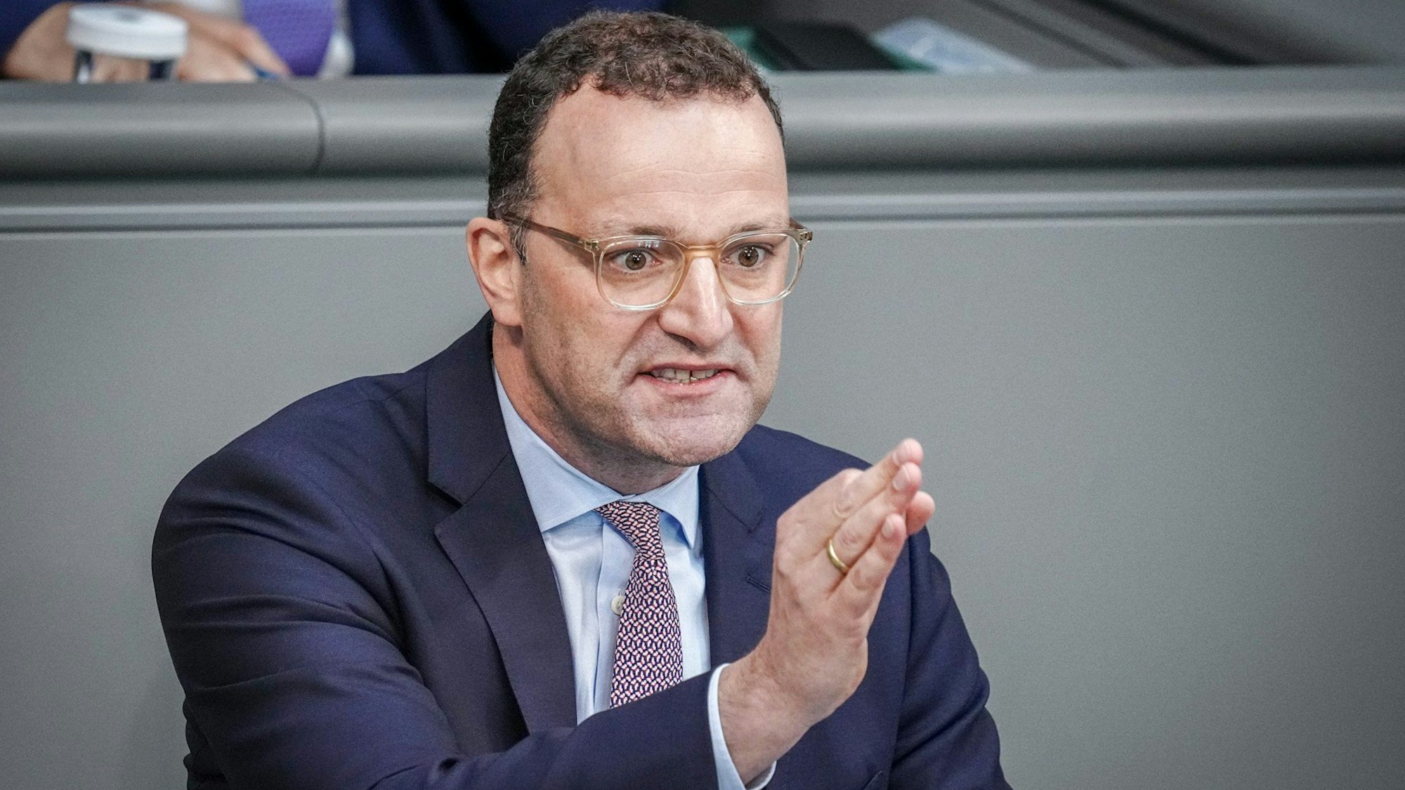 Jens Spahn (CDU), Bundestagsabgeordneter, spricht bei einer Sitzung des Bundestags
