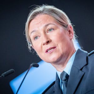 Der Auftritt von Claudia Pechstein, Olympiasiegerin im Eissschnelllauf, beim CDU-Grundsatzkonvent, ruft viel Kritik hervor.