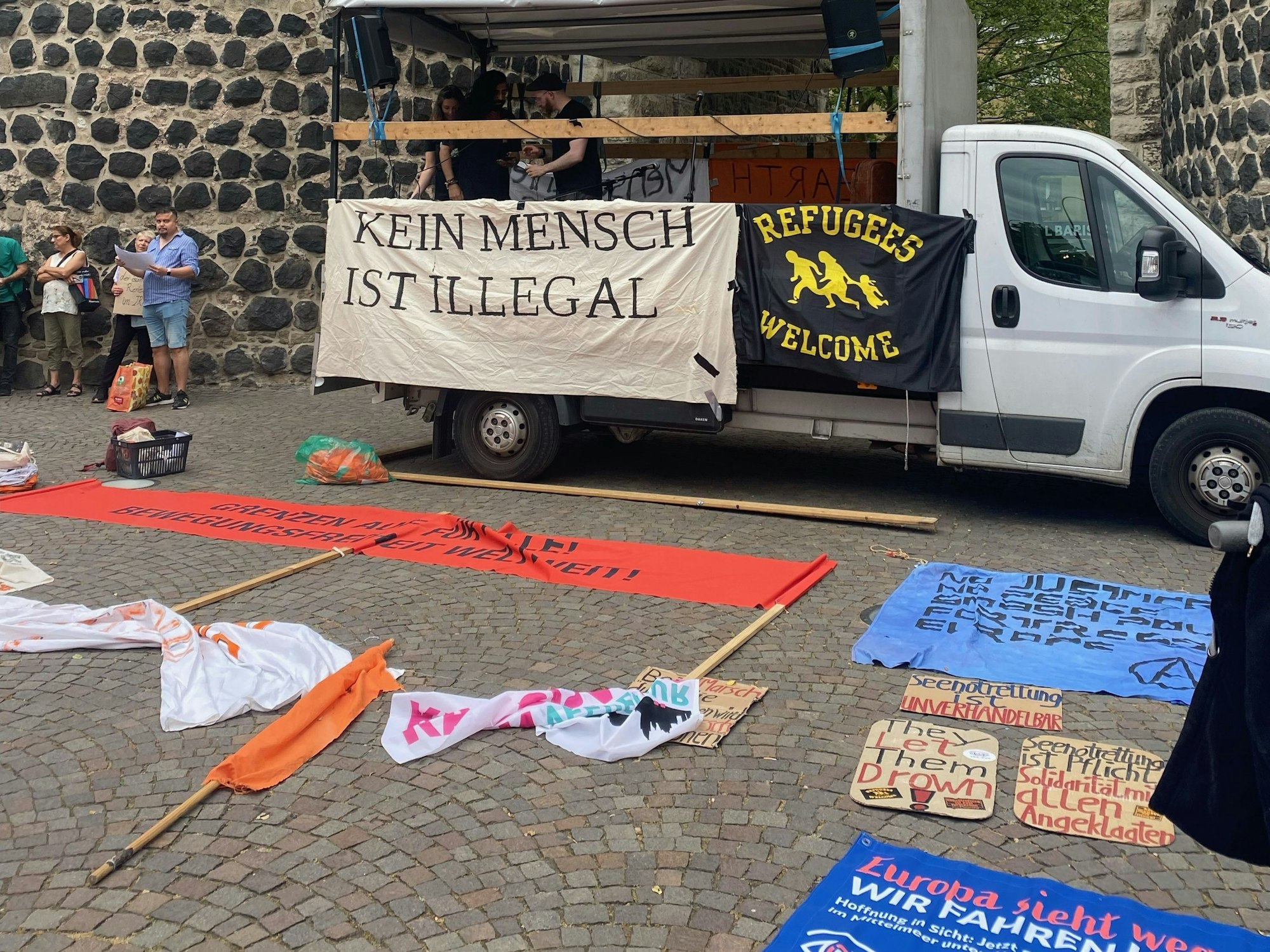 Demo der Seebrücke in Köln zum Weltgeflüchtetentag.