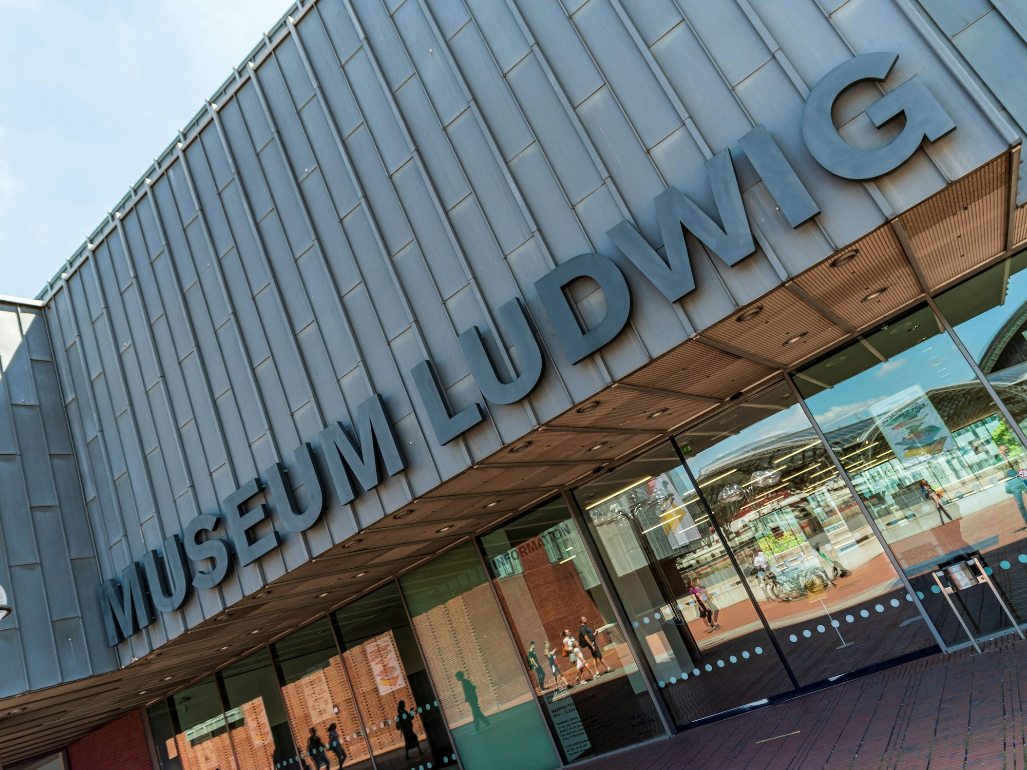 Eingang des Museum Ludwig in Köln