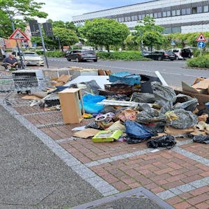 Die Stadt Leverkusen hat mit wildem Müll zu kämpfen.