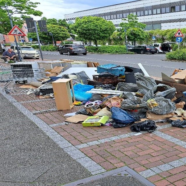 Die Stadt Leverkusen hat mit wildem Müll zu kämpfen.