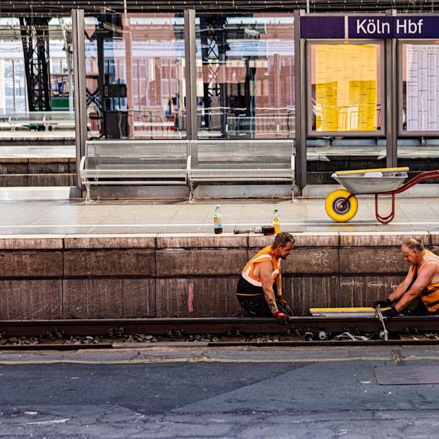 Arbeiten wie hier am 17. Juni im Kölner Hauptbahnhof führen erneut zu Ausfällen.