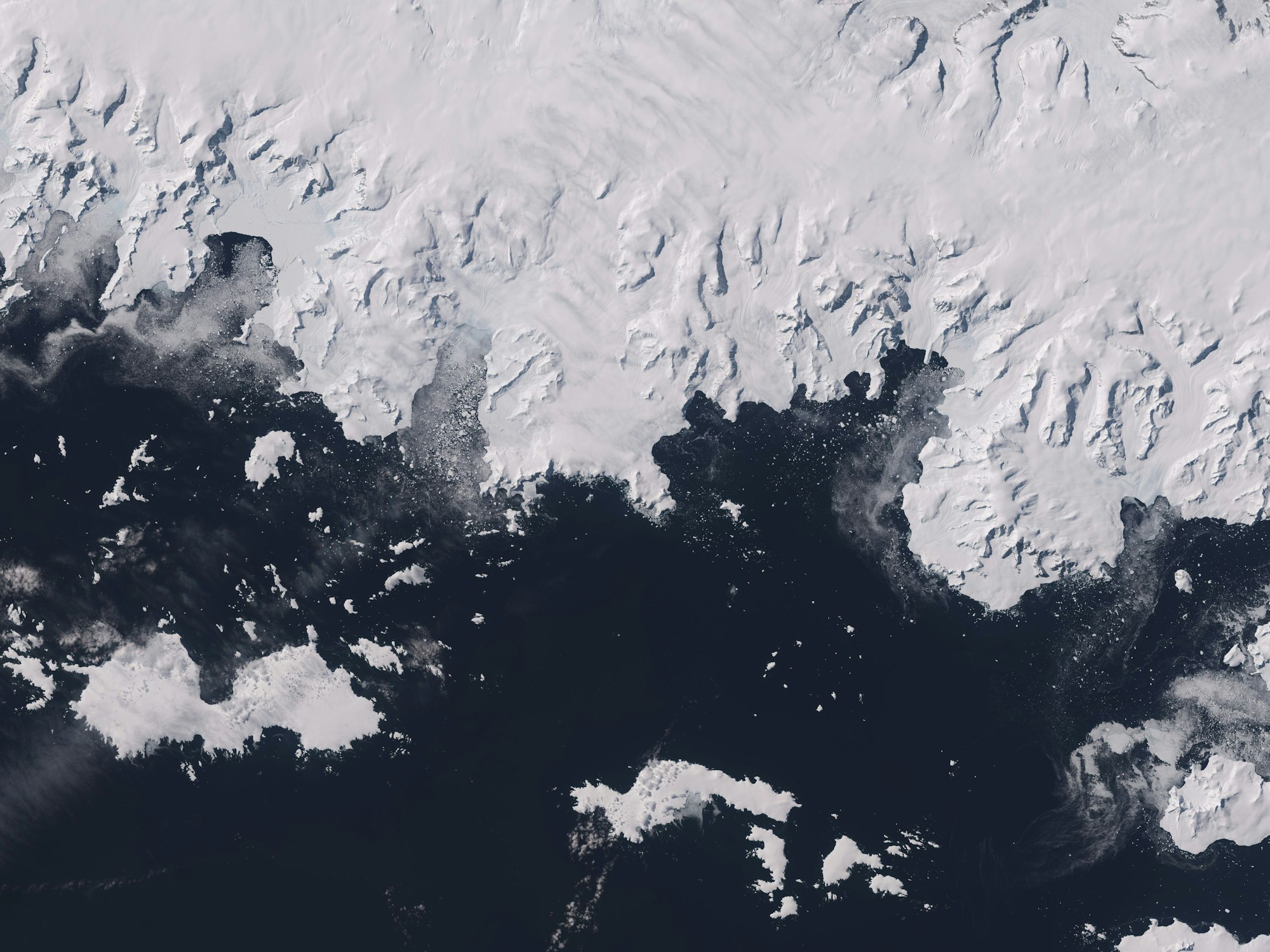 Die eisige Landschaft der Graham Coast, die auf der Westseite der Antarktischen Halbinsel liegt, ist auf diesem Copernicus-Sentinel-2- Satellitenbild vom Dezember 2022 zu sehen.