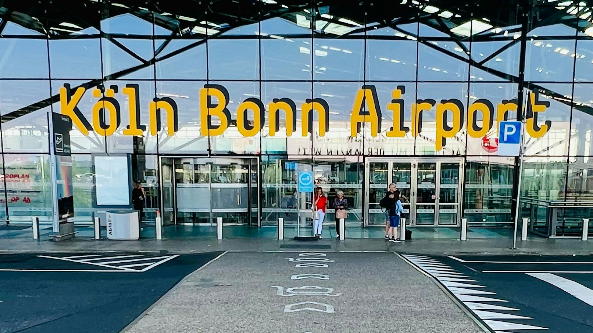 Flughafen Köln/Bonn am 24.6.2023: Außenansicht
