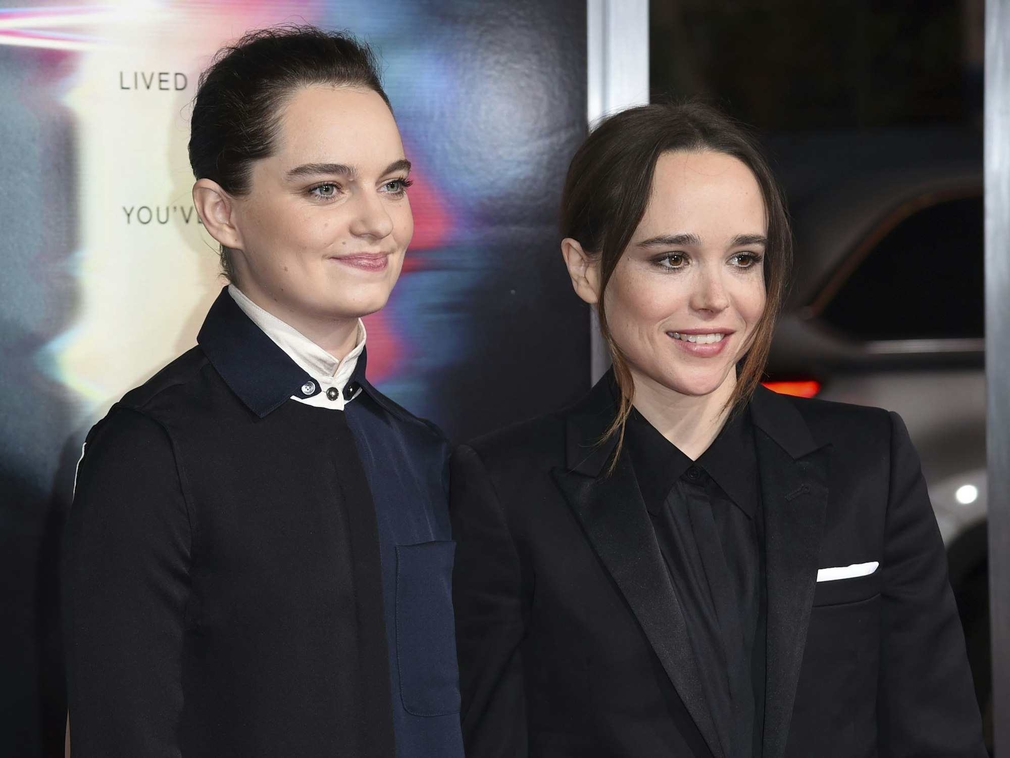 Emma Portner Ellen Page lächeln auf einem Foto.