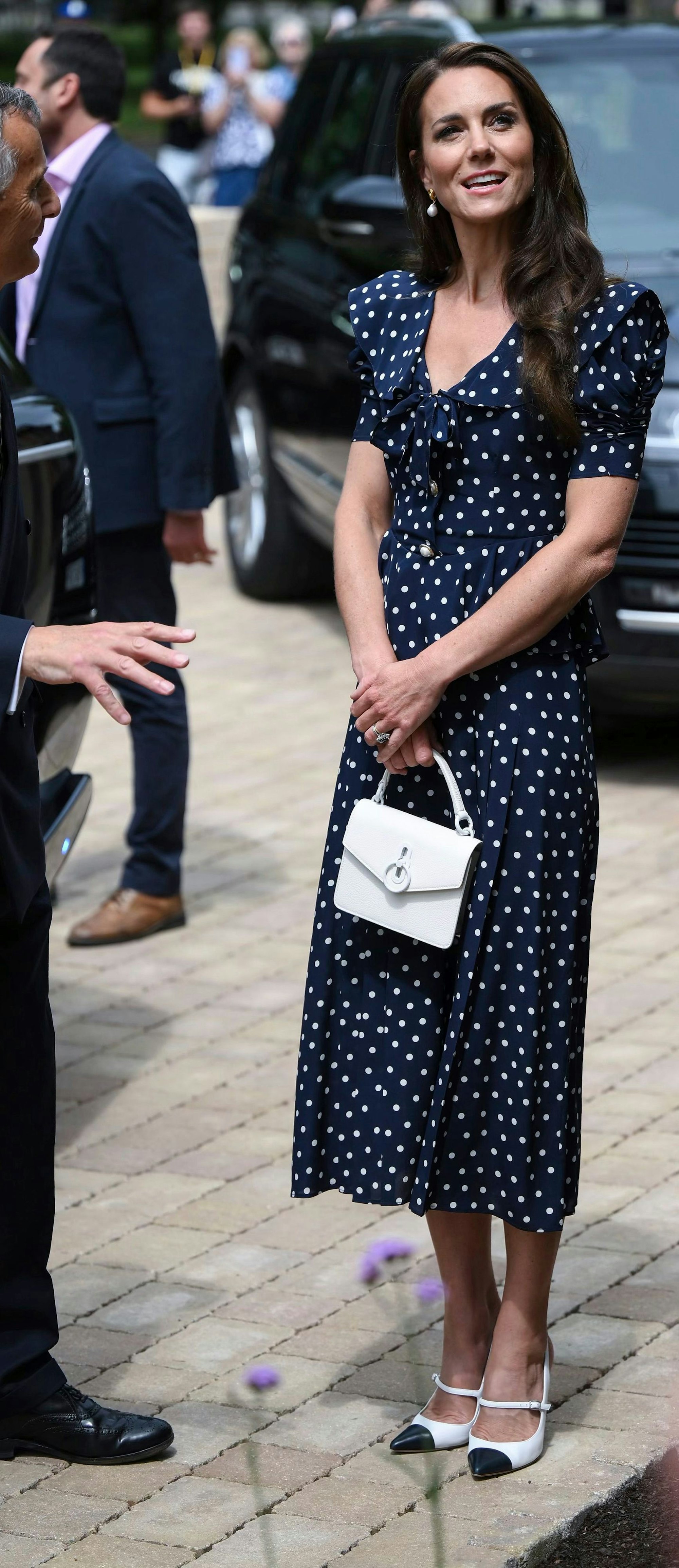 Prinzessin Kate in einem eleganten Kleid von Alessandra Rich.
