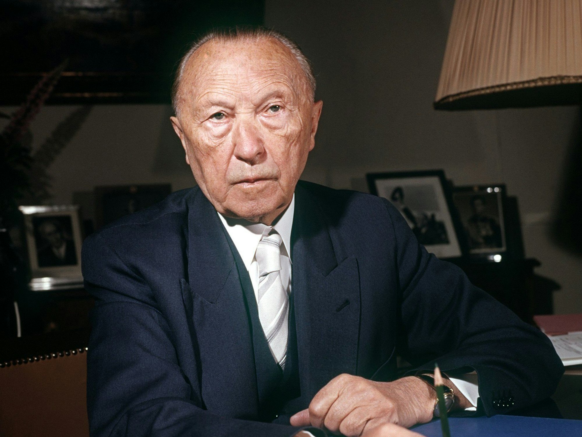 Bundeskanzler Dr. Konrad Adenauer (CDU) im Jahr 1965 (Archivbild). 