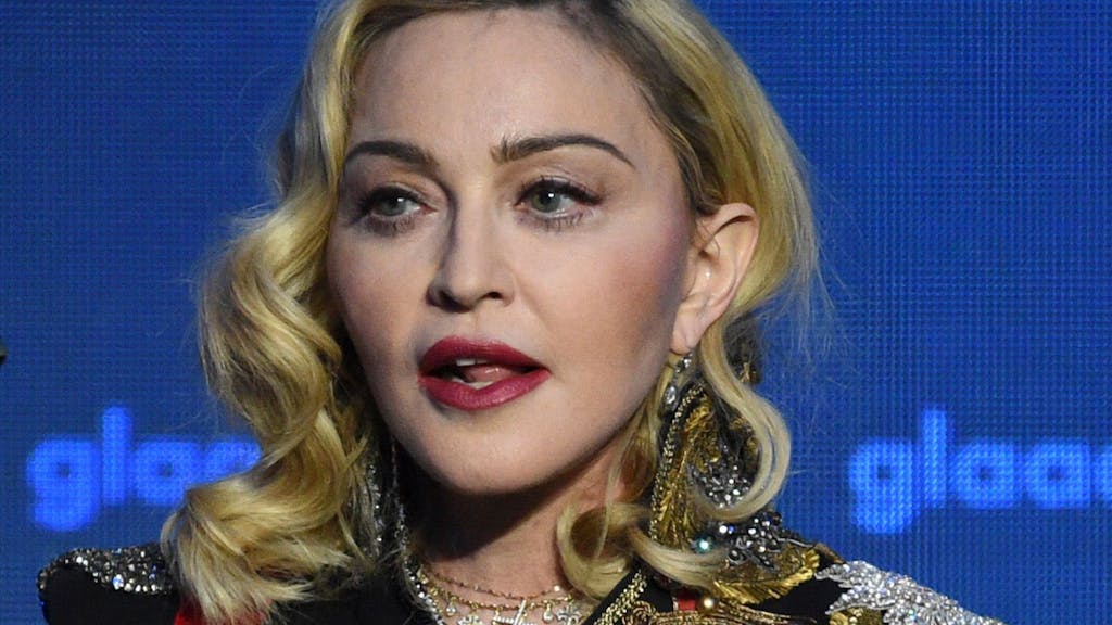 Madonna, US-amerikanische Sängerin, nimmt den „Advocate for Change-Award“ bei den 30. jährlichen GLAAD Media Awards entgegen.