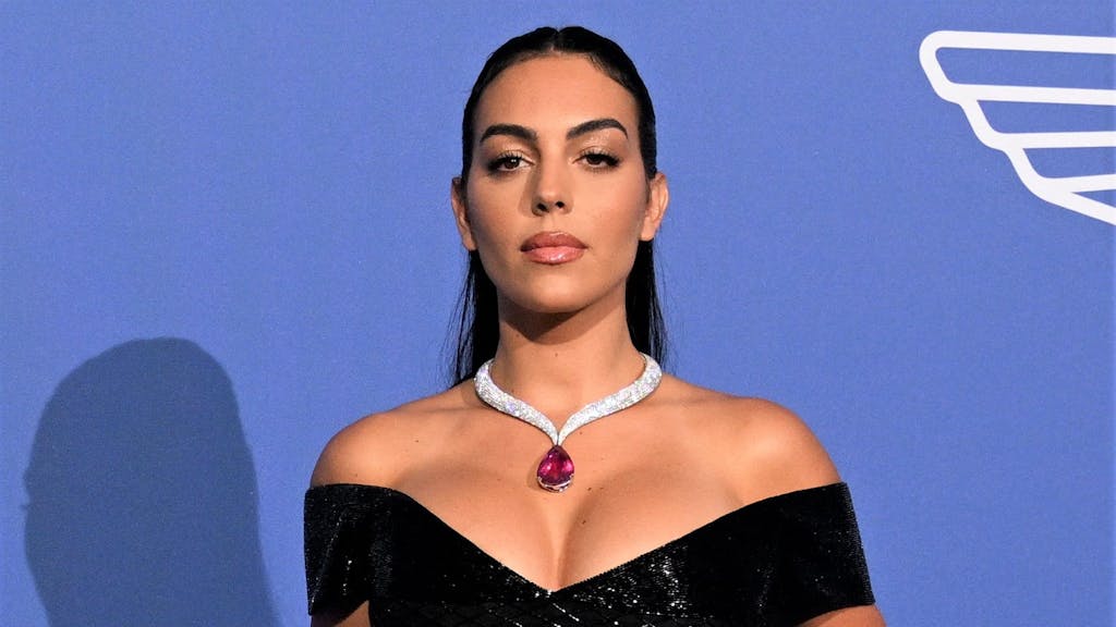 Georgina Rodríguez bei einer Veranstaltung rund um das Film-Festival in Cannes auf dem roten Teppich.