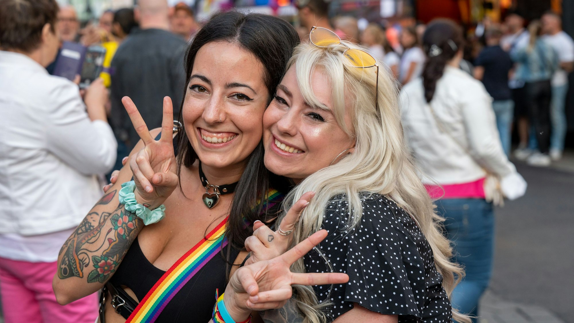 01.07.2022, Köln: ColognePride (CSD-Straßenfest) am Gürzenich. Foto: Uwe Weiser