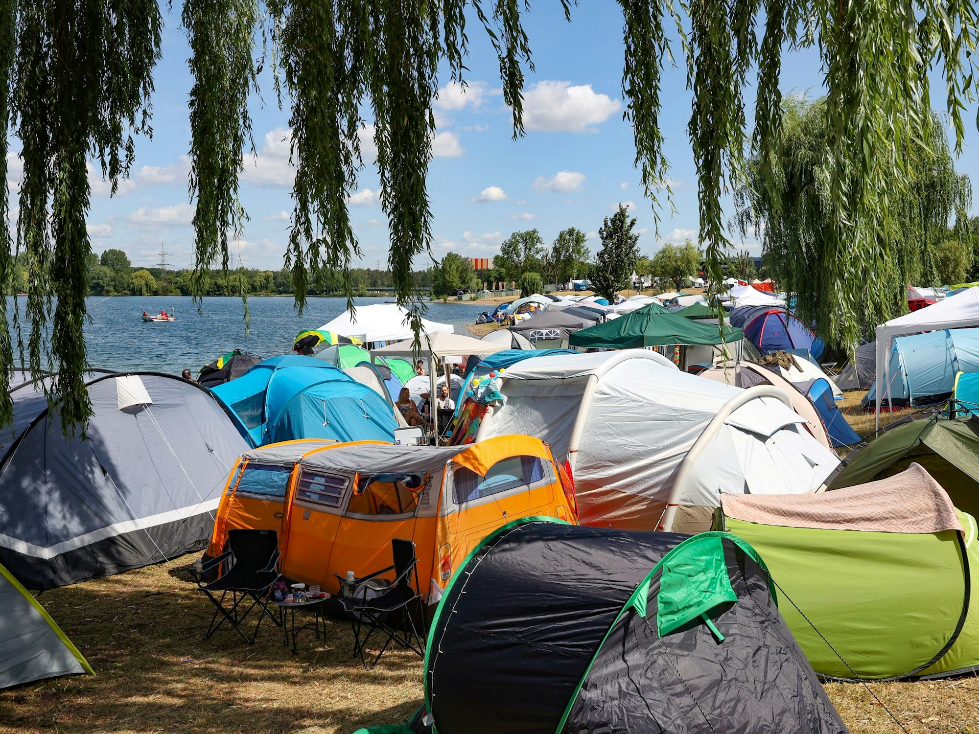 Zelte am Fühlinger See 