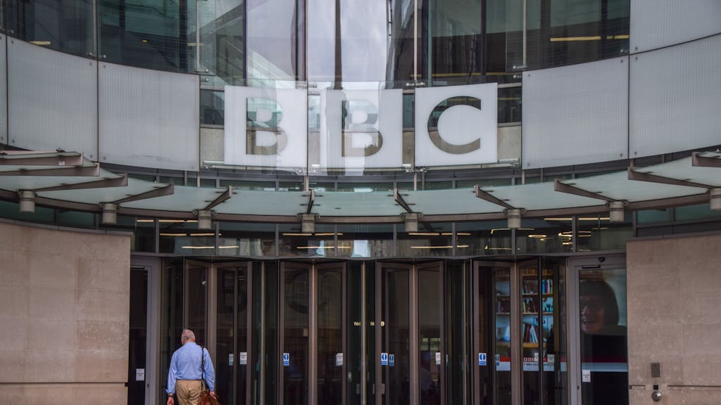 Der Hauptsitz des britischen öffentlich-rechtlichen Senders BBC. Es handelt sich um eine undatiert Aufnahme, die als Symbolfoto dient.